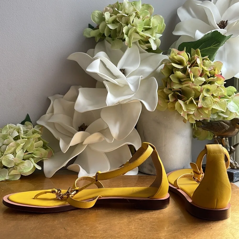 Tory Burch Toggle Flat Sandal in Gold Leather
